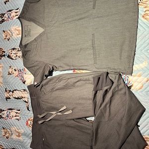 Figs scrubs set. Zamora Graphite Jogger and matching top XS
